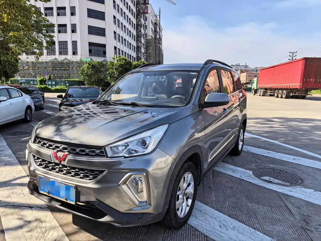 Купить Wuling Hongguang S3