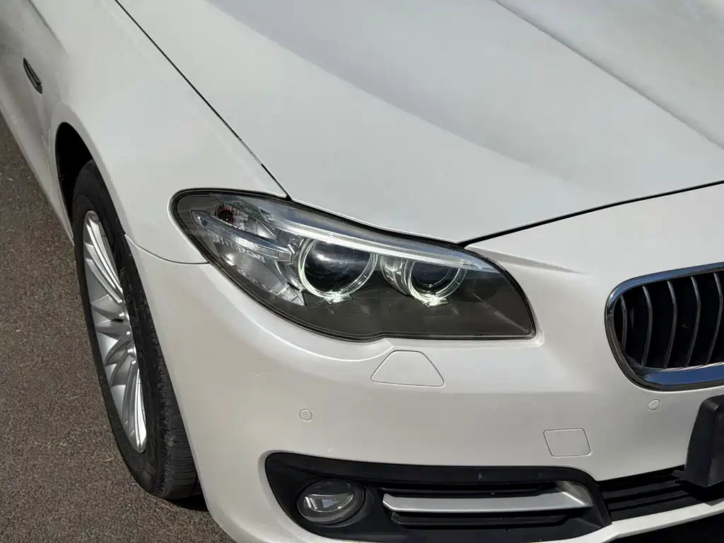 BMW 5 Series — миниатюра 18