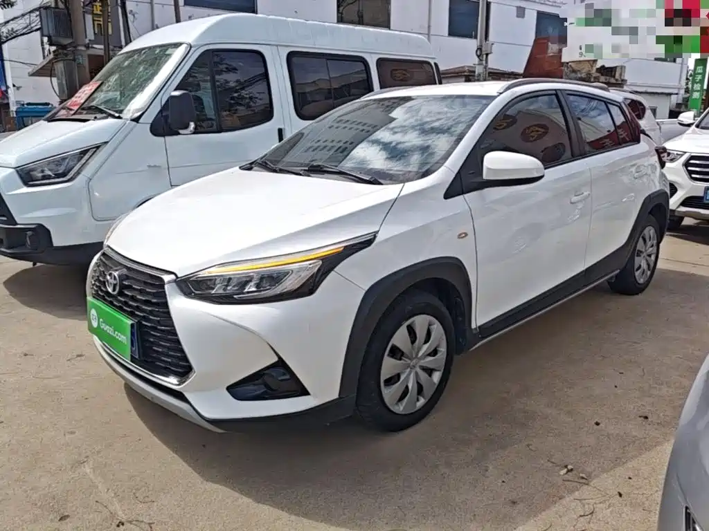 Toyota Yaris L — миниатюра 2