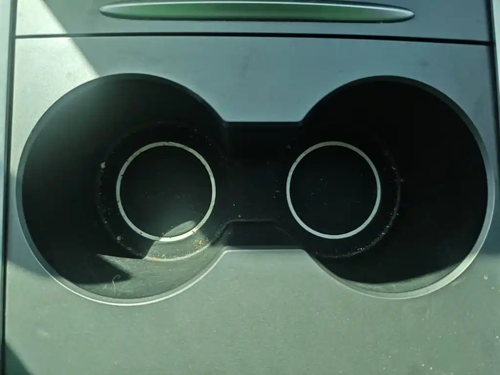Tesla Model Y — миниатюра 9
