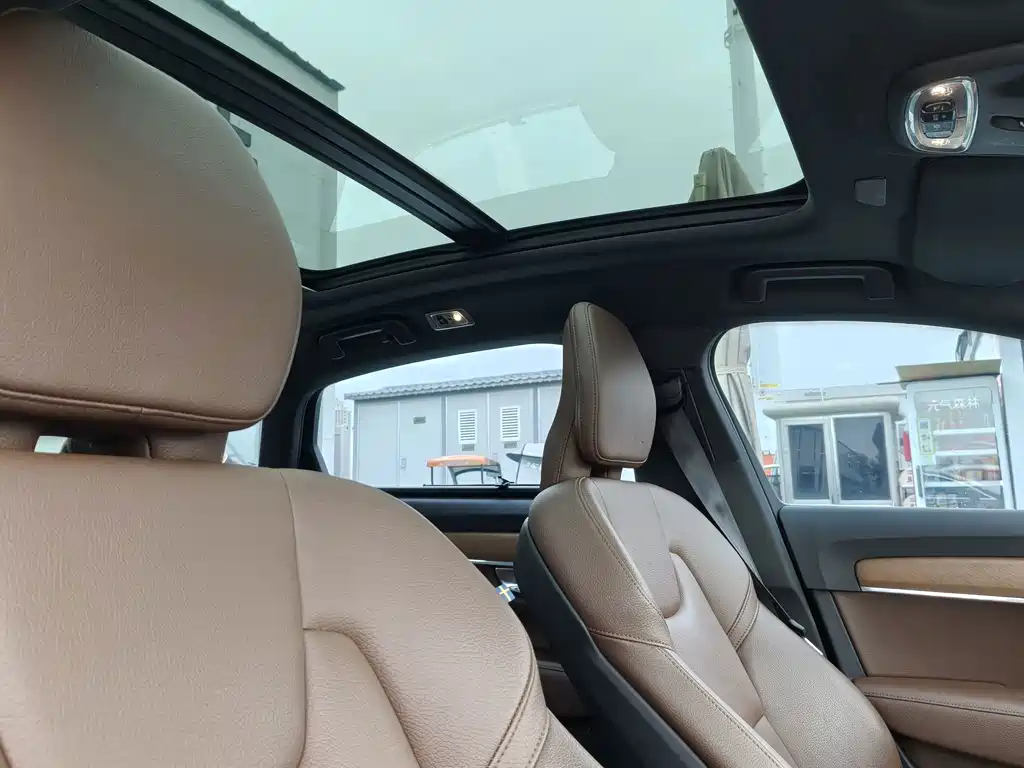 Volvo S90 — миниатюра 20