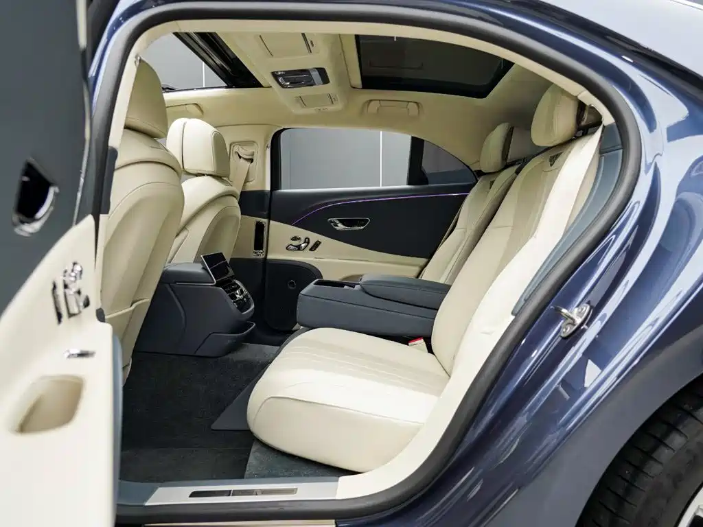 Bentley Flying Spur — миниатюра 10