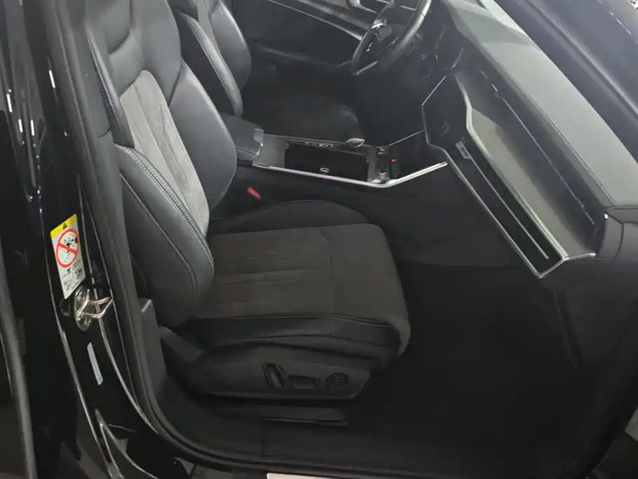Audi A6L 2022 40 TFSI Luxury