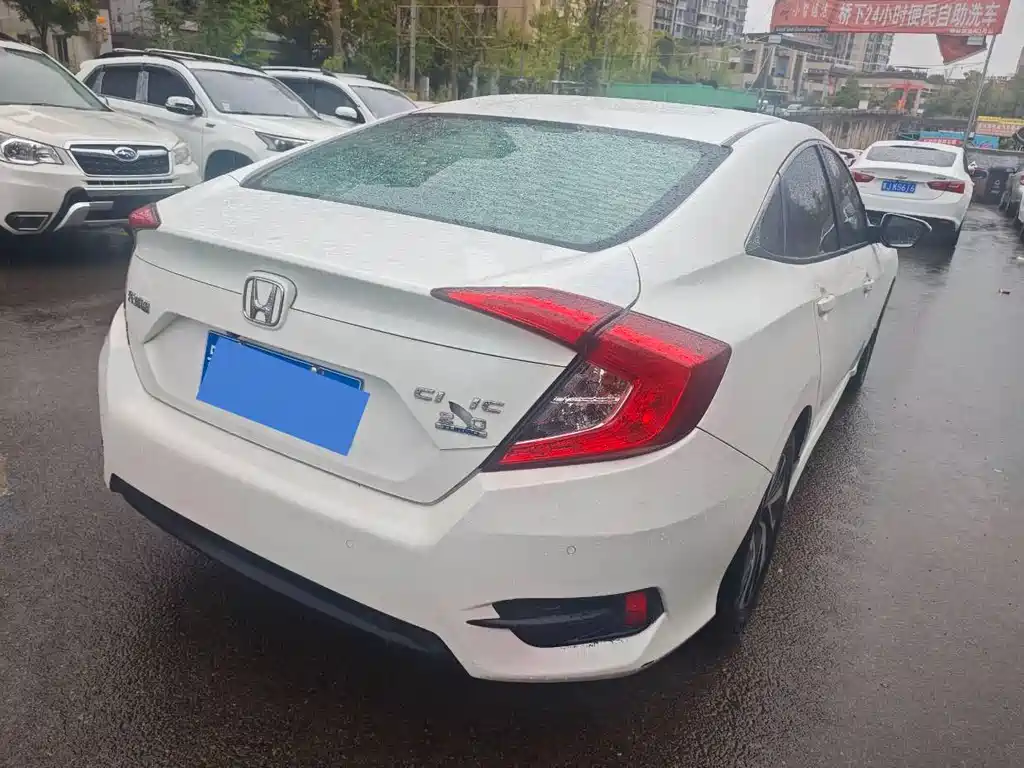 Honda Civic — миниатюра 7