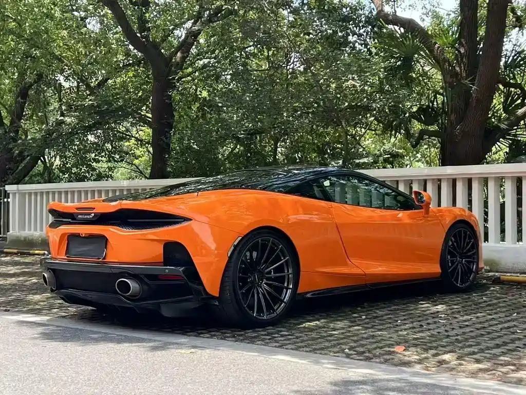 MCLAREN GT