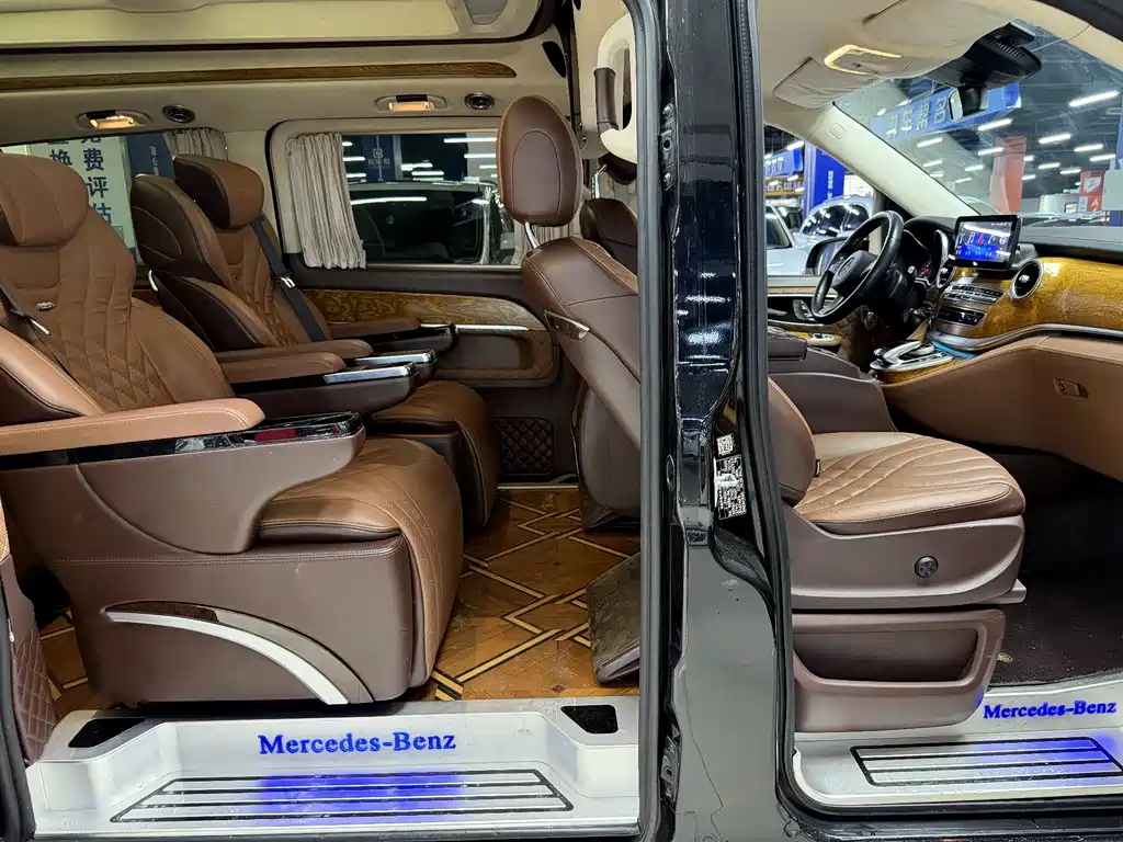 Mercedes-Benz V-Class V 2018 V 260 L Luxury Long Wheelbase VI