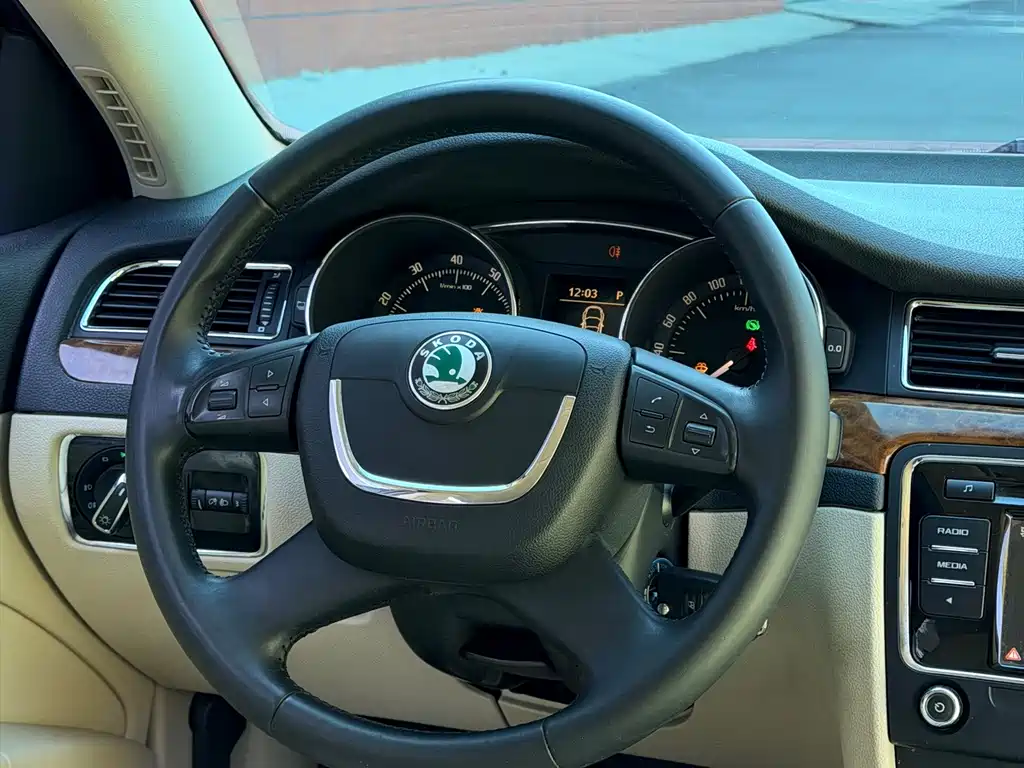 Skoda Superb — миниатюра 15