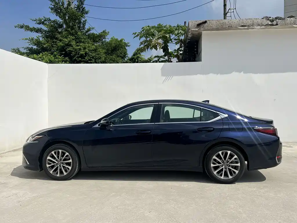 Lexus ES — миниатюра 9