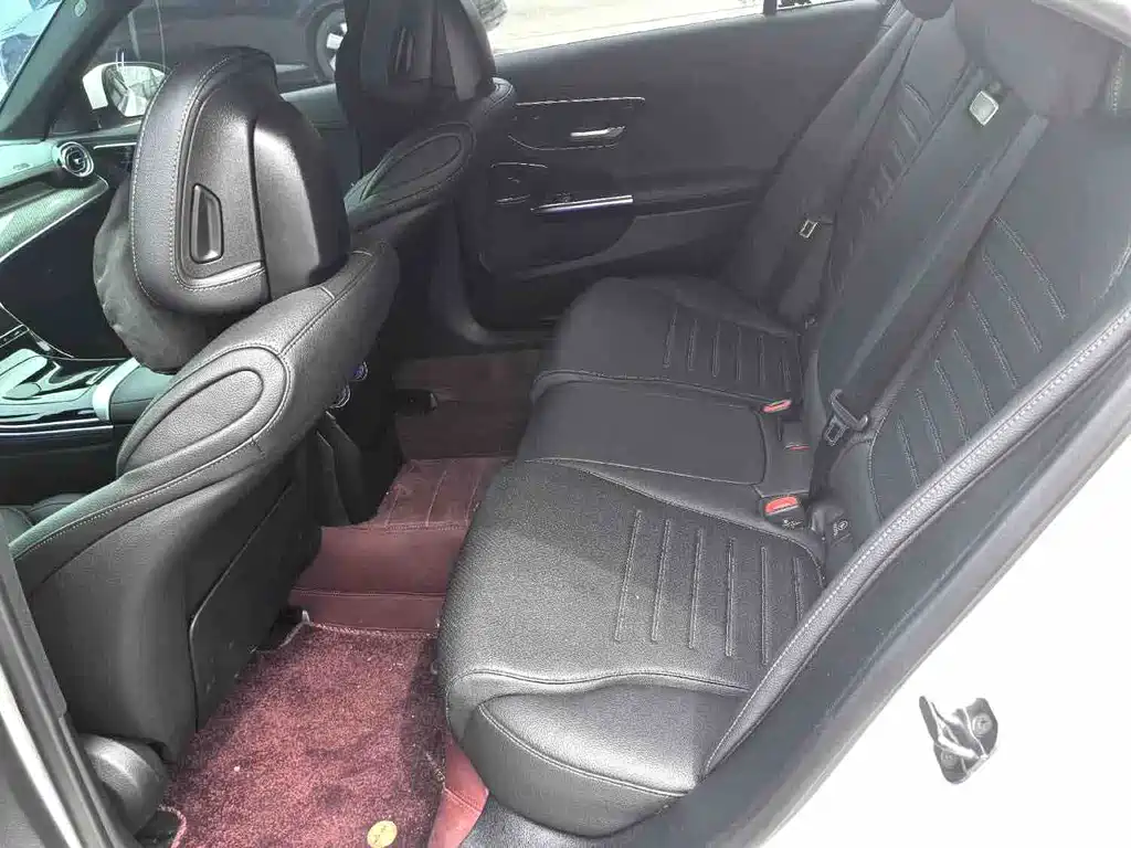Mercedes-Benz C-Class — миниатюра 4
