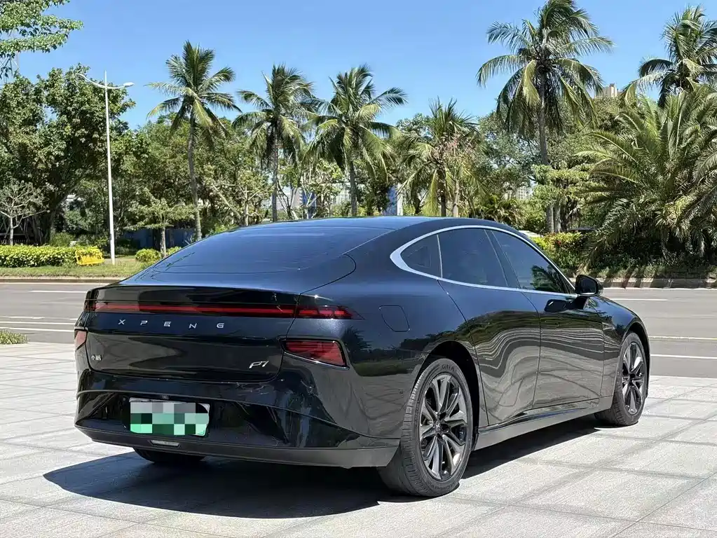 XPeng P7 — миниатюра 8