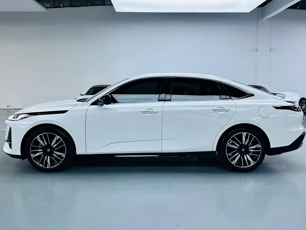 Changan Eado — миниатюра 12