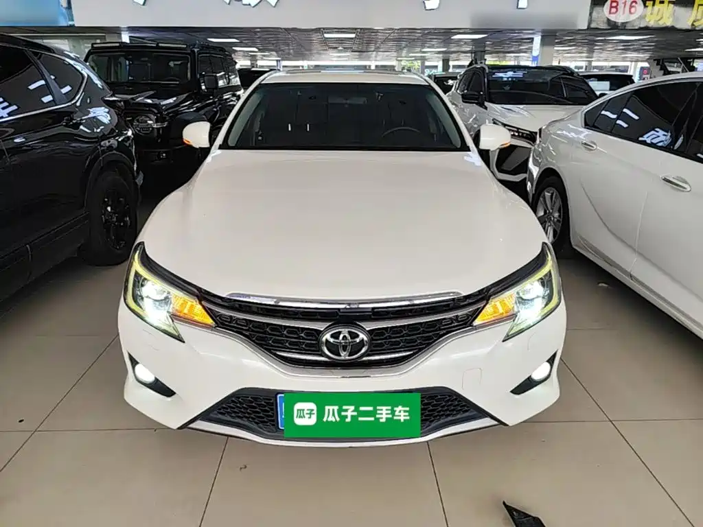 Toyota Reiz — миниатюра 3