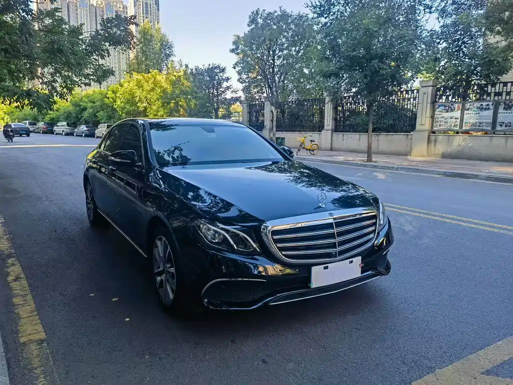 Mercedes-Benz E-Class — миниатюра 3
