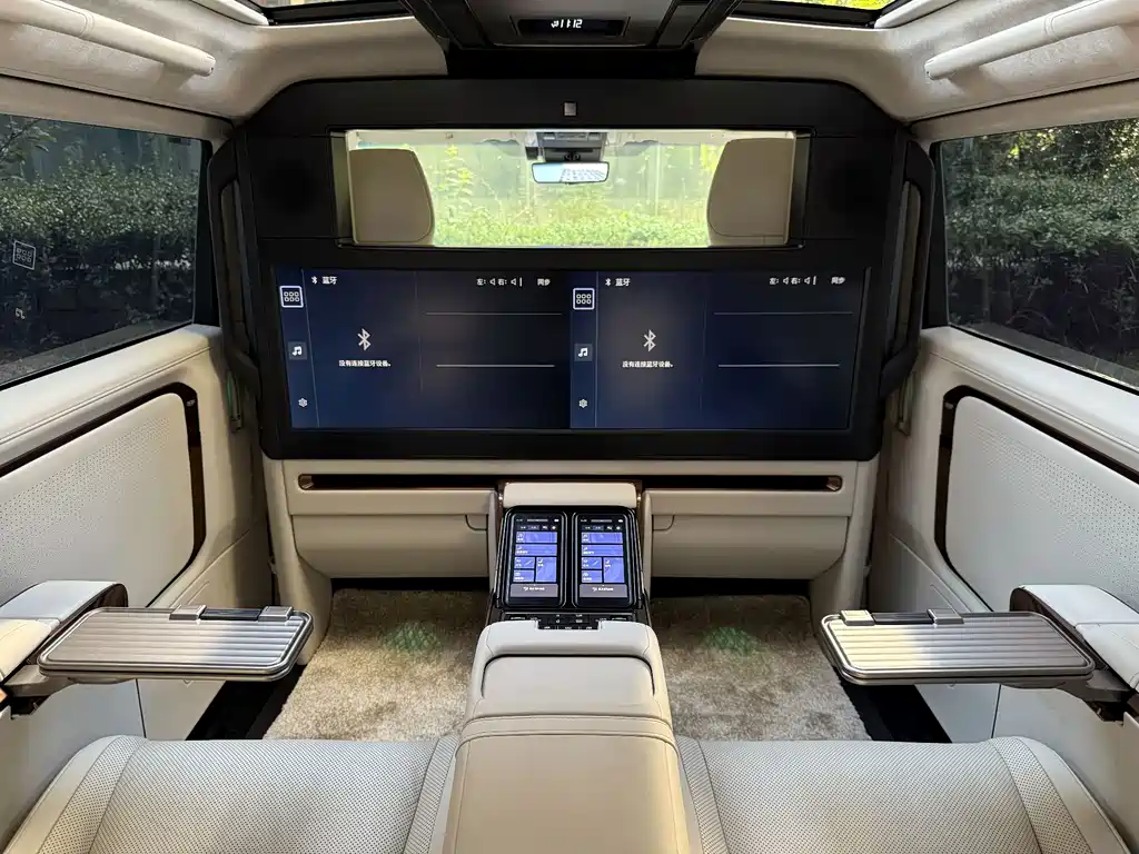 Lexus LM — миниатюра 16