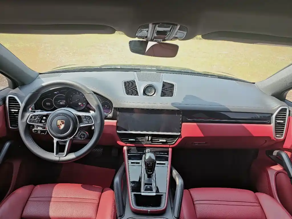 Porsche Cayenne — миниатюра 8