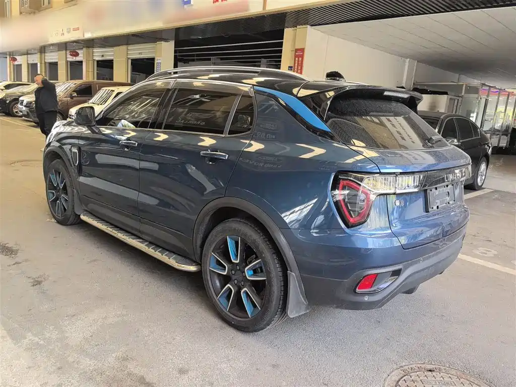 Lynk & Co 01 2017 2.0T Pro