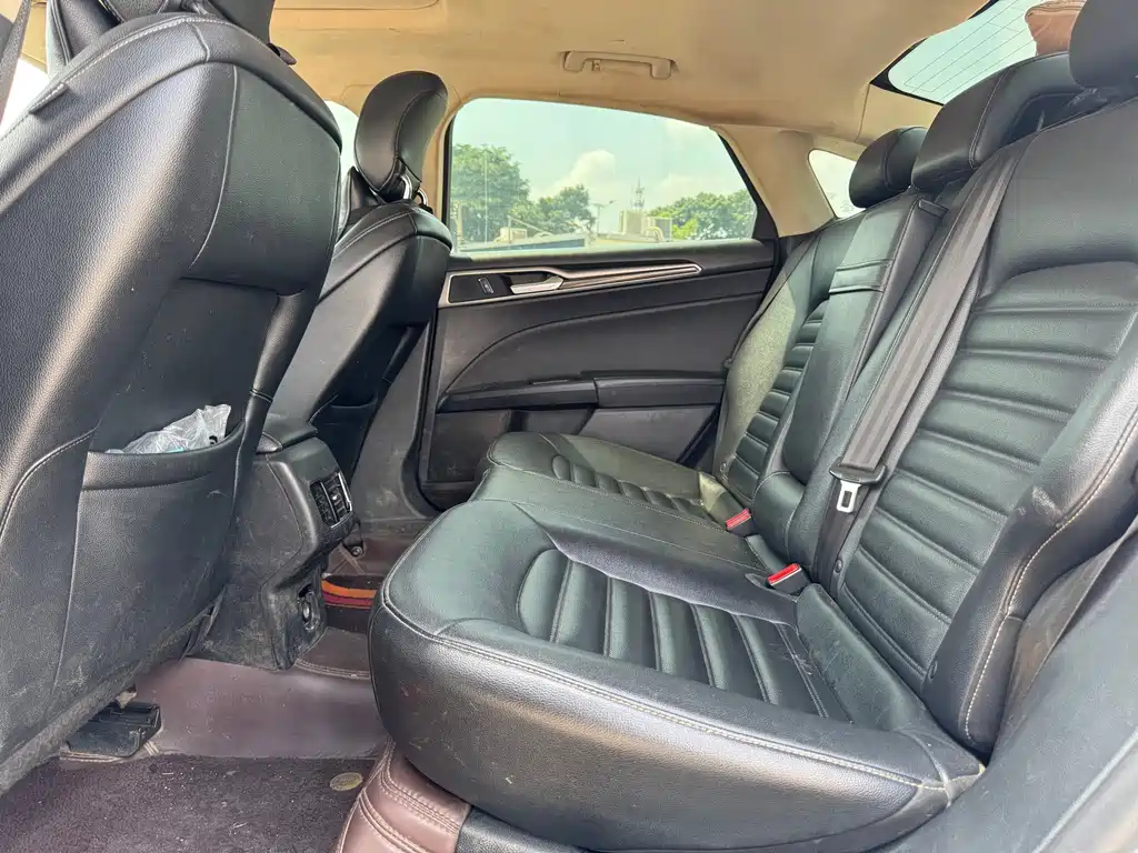 Ford Mondeo — миниатюра 10