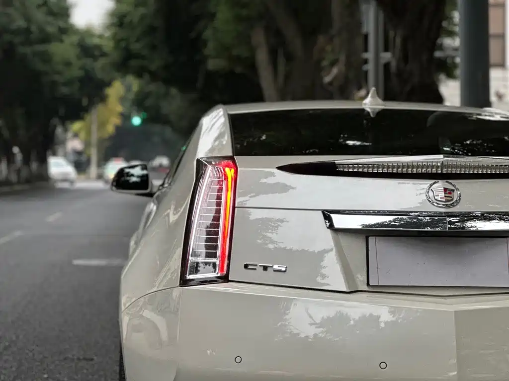 Cadillac CTS — миниатюра 4