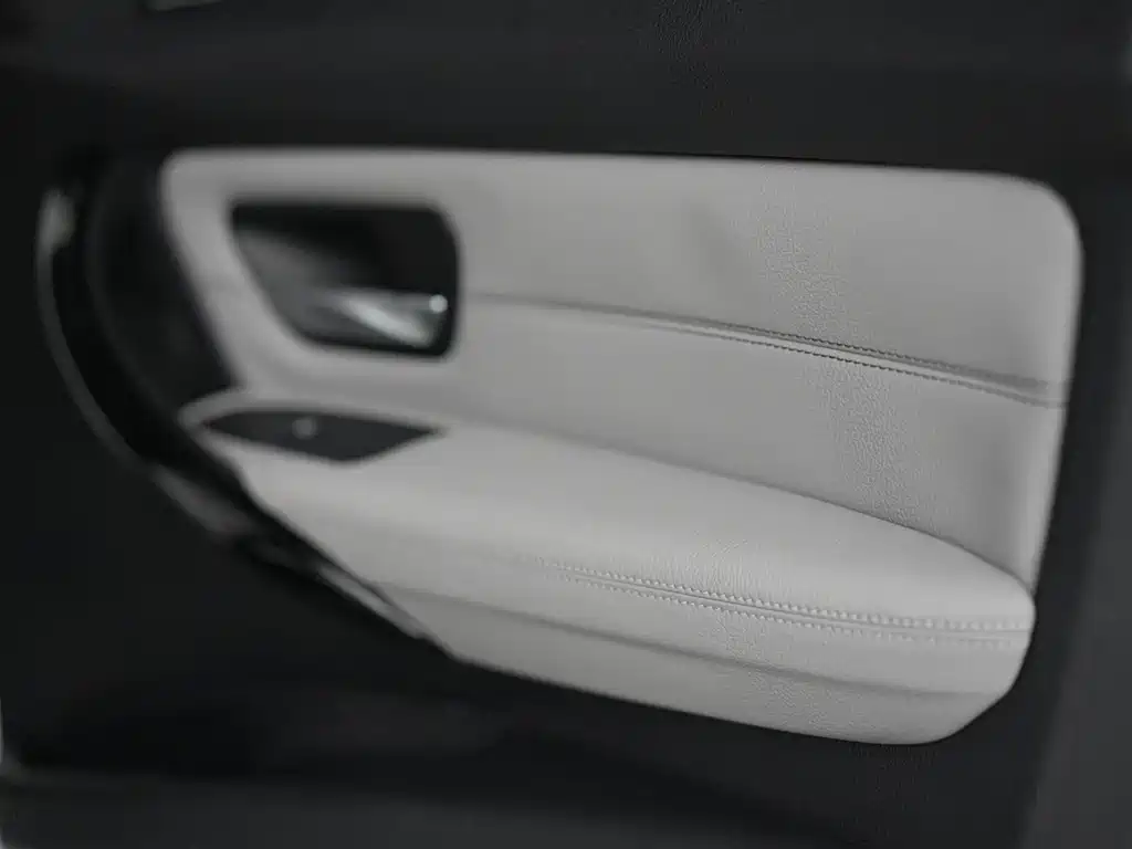 BMW 3 Series — миниатюра 25