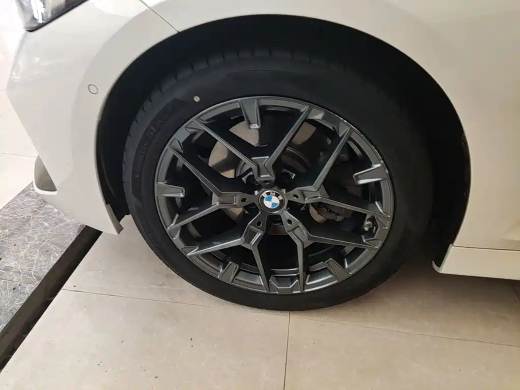 BMW 3 Series — миниатюра 23