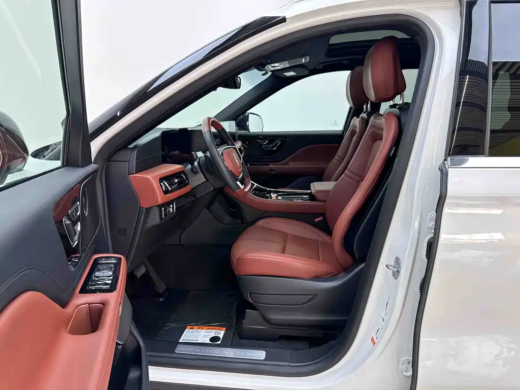 Lincoln Aviator — миниатюра 7