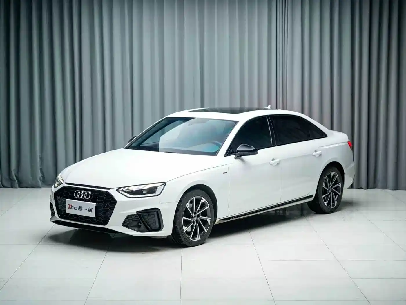 奥迪A4L 2023款 40 TFSI 豪华动感型 2023