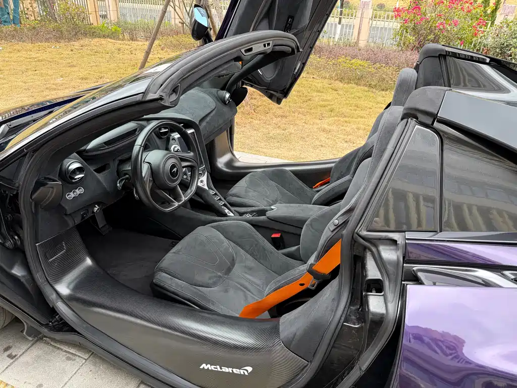 MCLAREN 720S