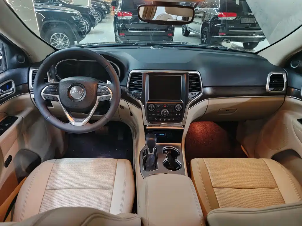 Jeep Grand Cherokee (Import) — миниатюра 15