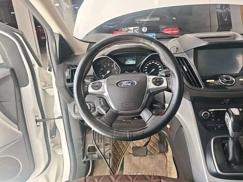 Ford Kuga — миниатюра 11