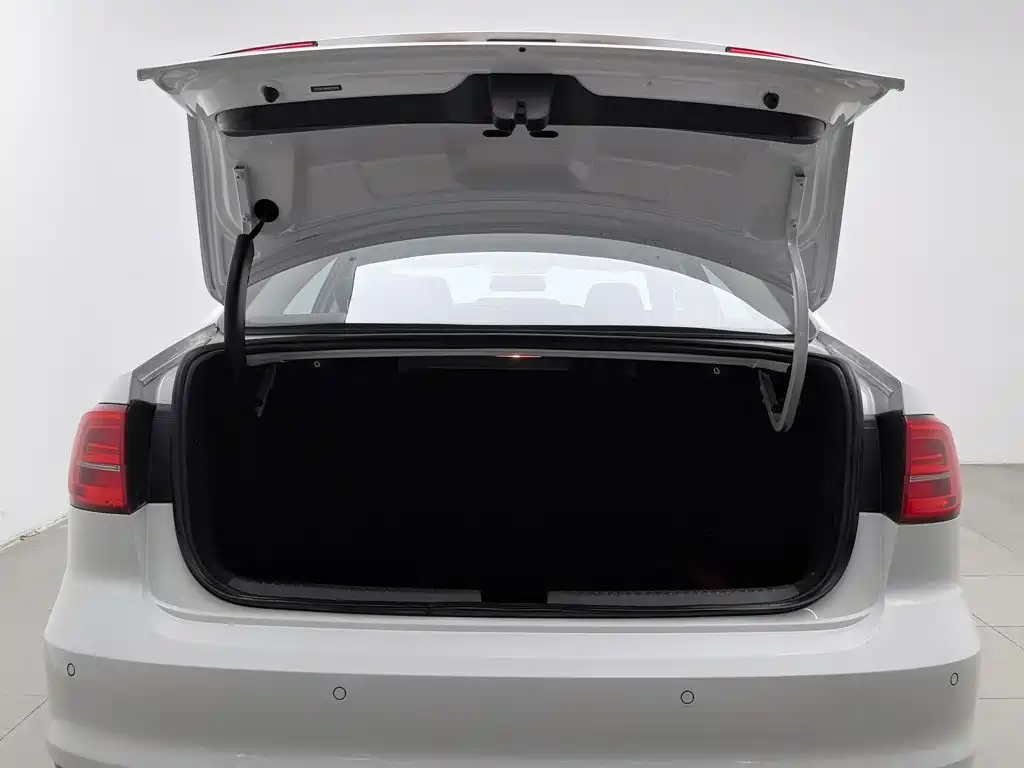 Volkswagen Sagitar — миниатюра 16