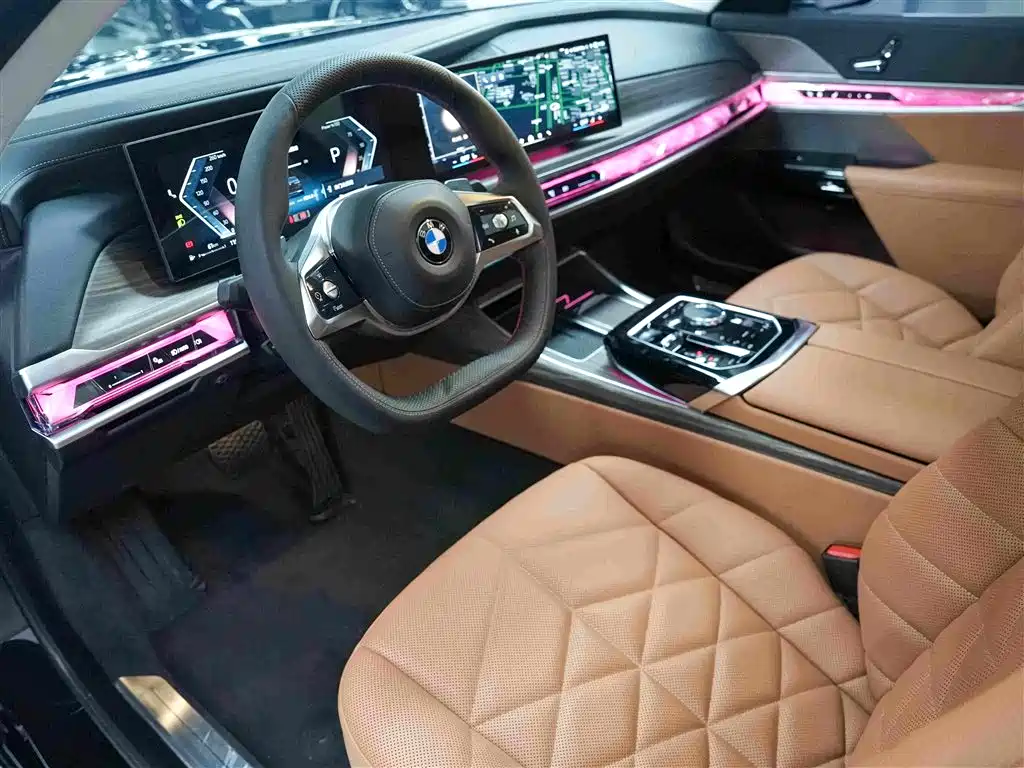 BMW 7 Series — миниатюра 8