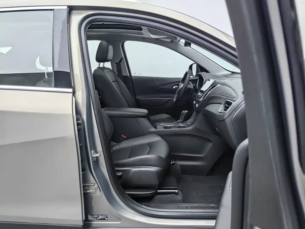 Chevrolet Equinox — миниатюра 23