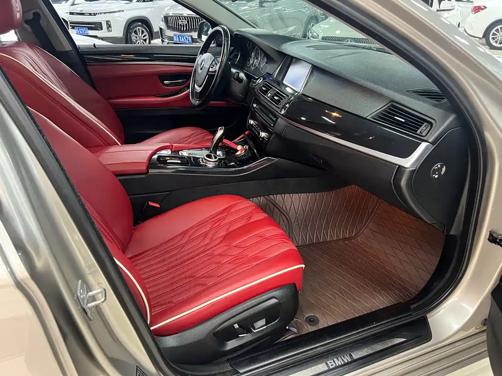 BMW 5 Series — миниатюра 8