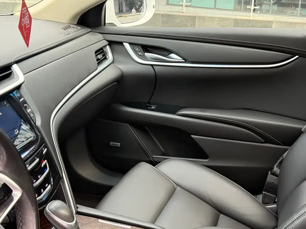 Cadillac XTS 2018 28T