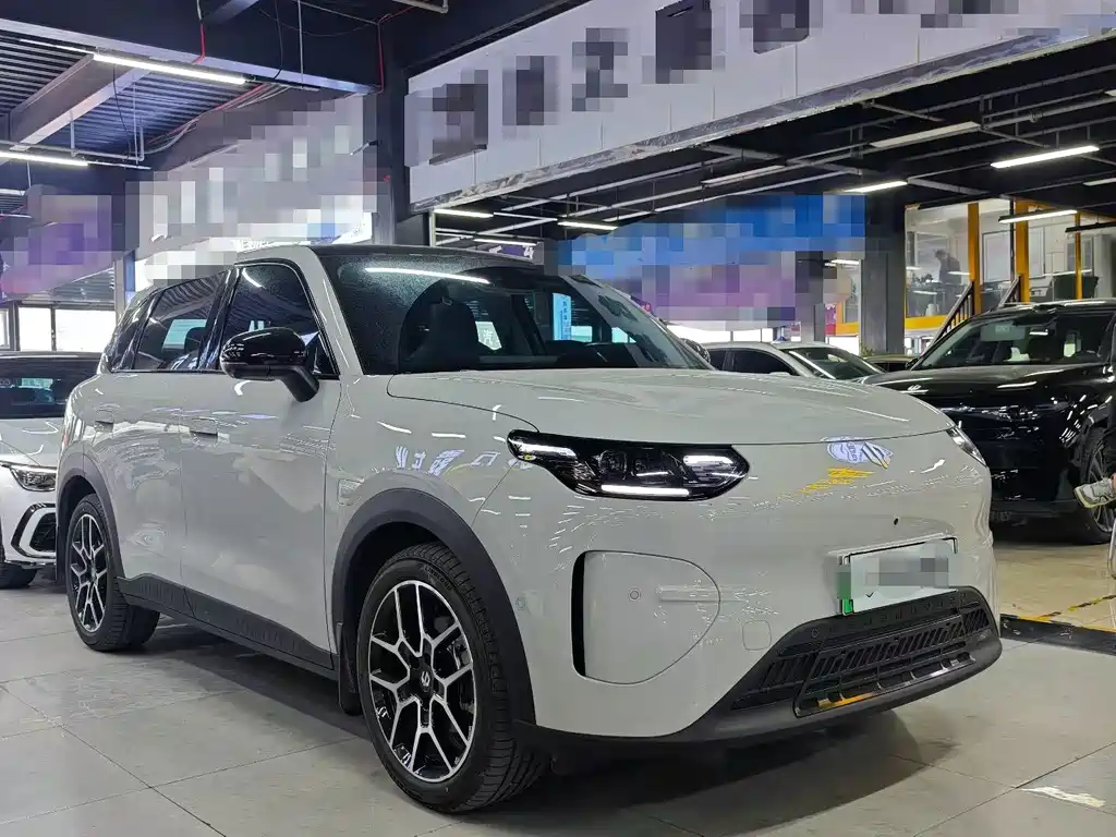 Leapmotor Leapmotor A10 — миниатюра 3