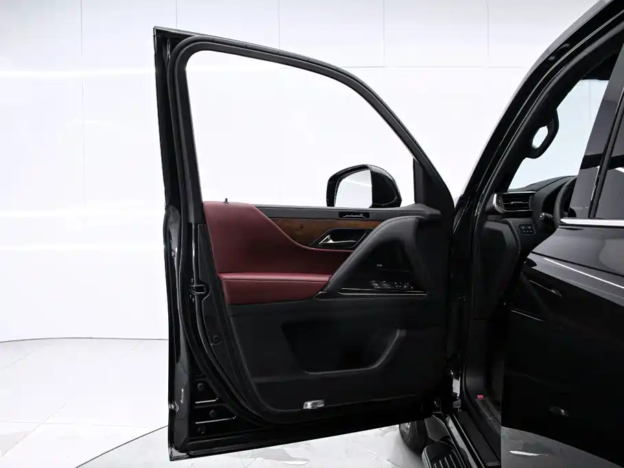 Lexus LX — миниатюра 13