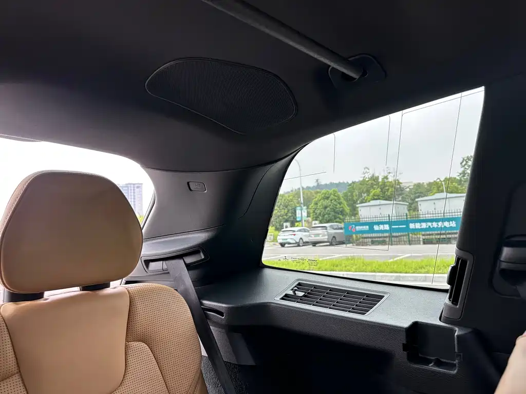 Volvo XC90 — миниатюра 14