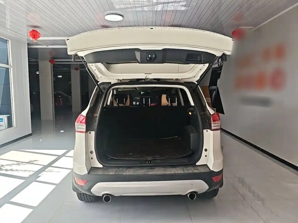 Ford Kuga — миниатюра 19