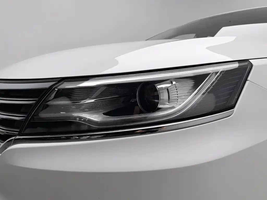 Roewe i6 Classic — миниатюра 7