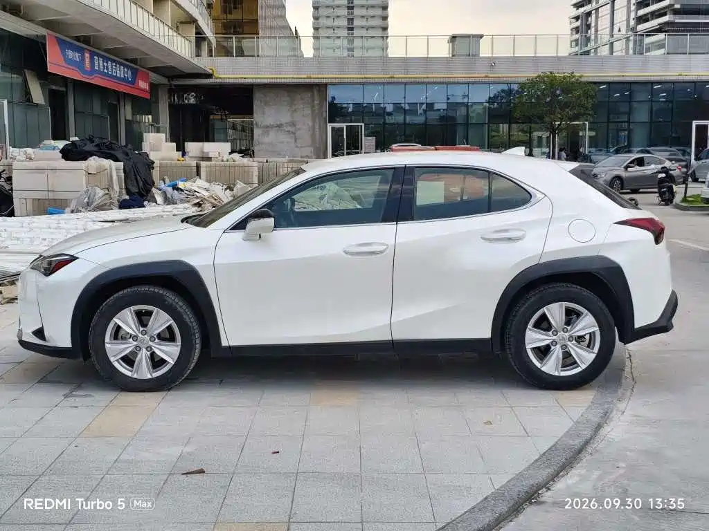 Lexus UX — миниатюра 3