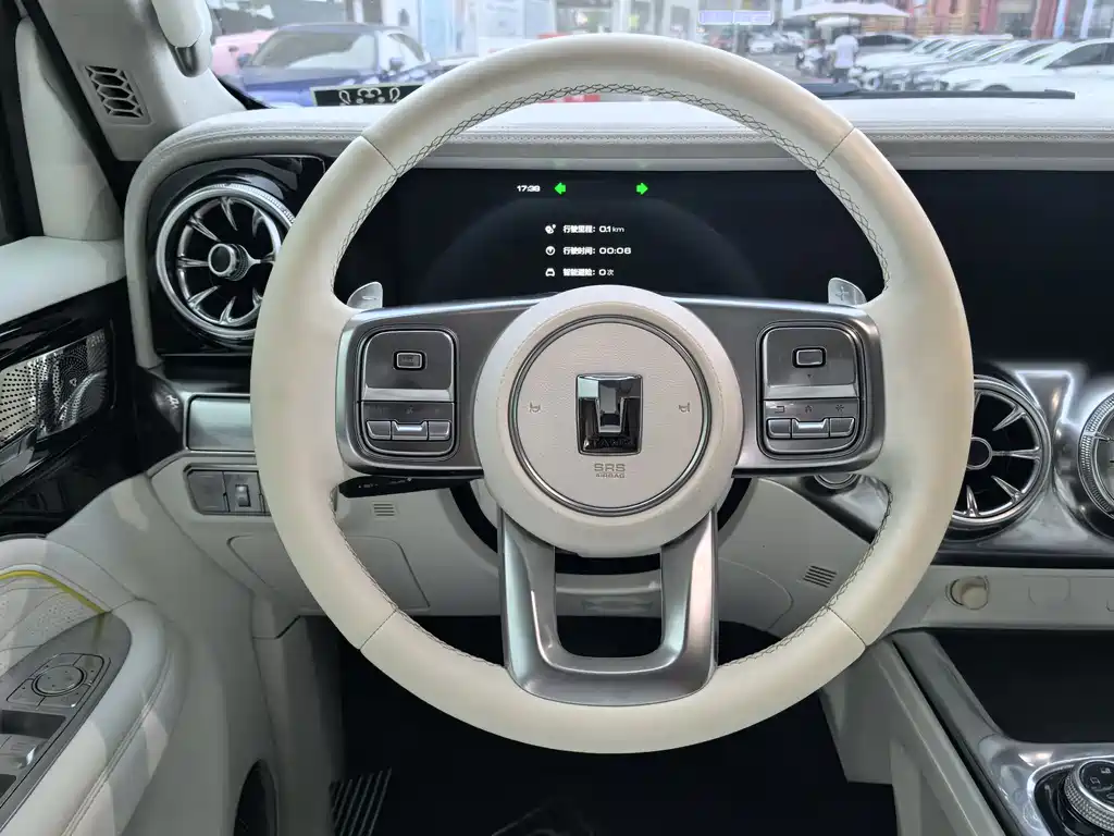 TANK CO CREATION TANK 300