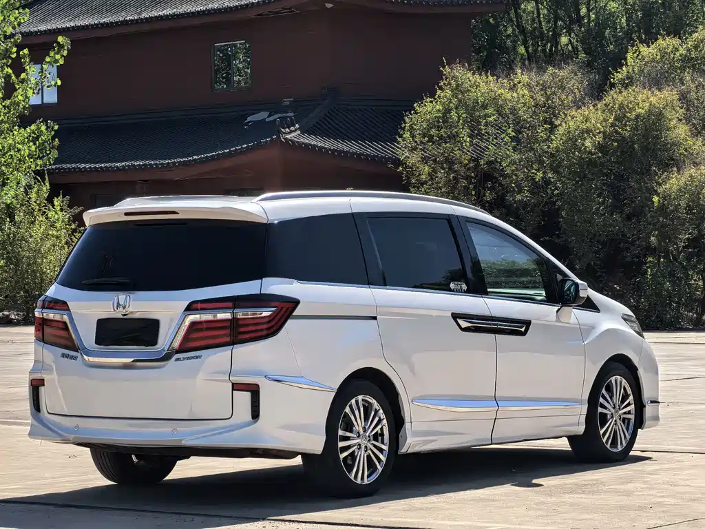 Honda Elysion — миниатюра 6
