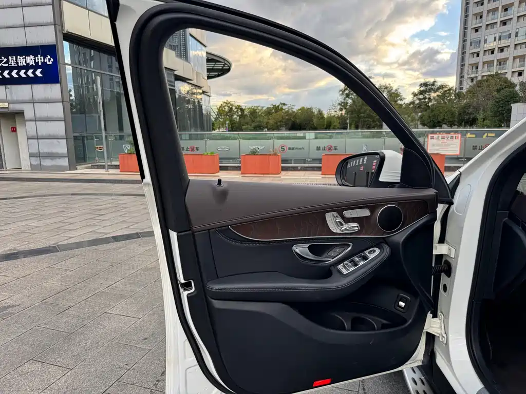 Mercedes-Benz GLC — миниатюра 22