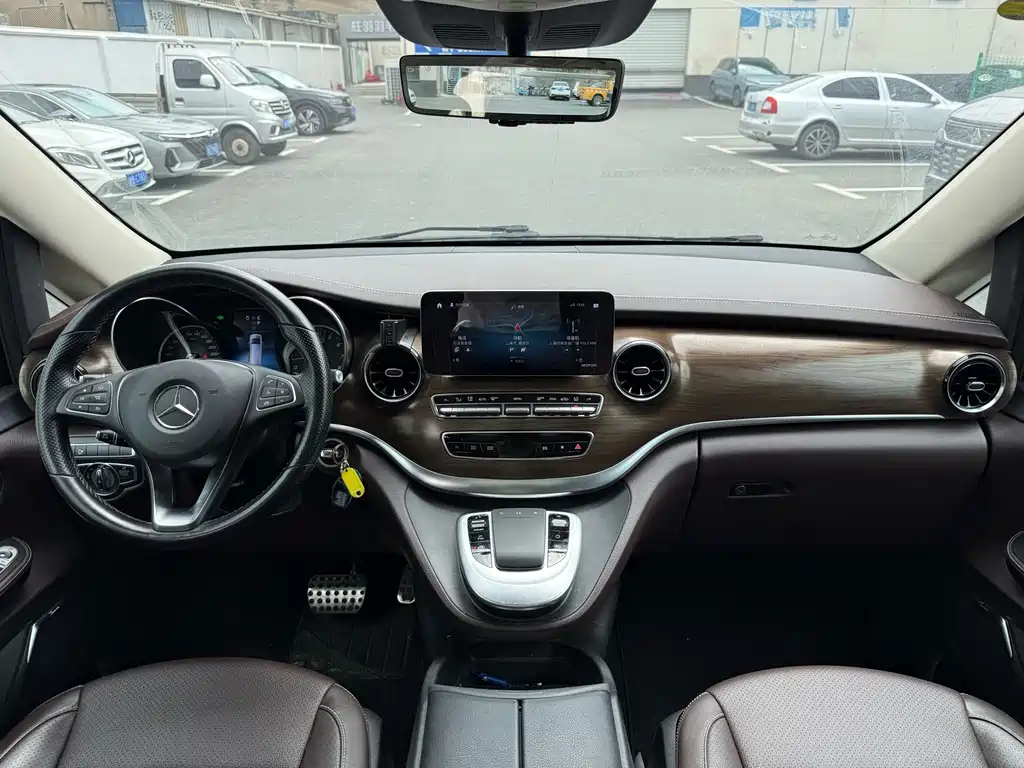 Mercedes-Benz V-Class — миниатюра 21