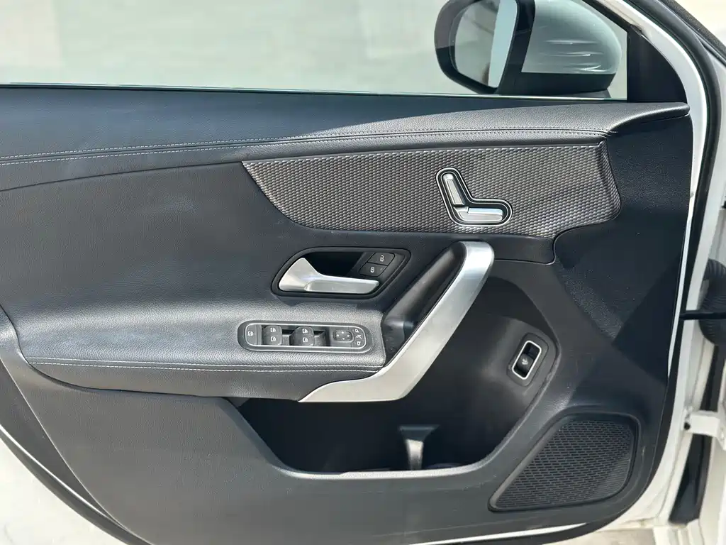 Mercedes-Benz A-Class — миниатюра 5