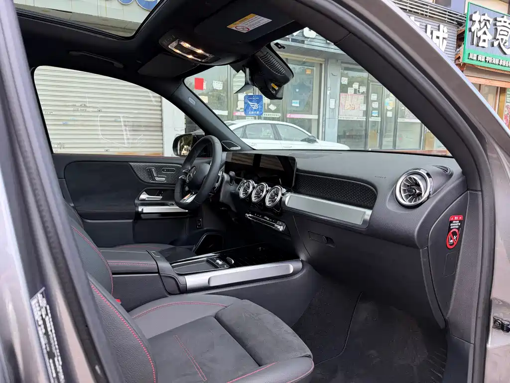 Mercedes-Benz GLB AMG — миниатюра 4