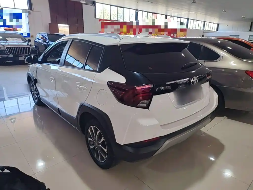 Toyota Yaris L — миниатюра 5