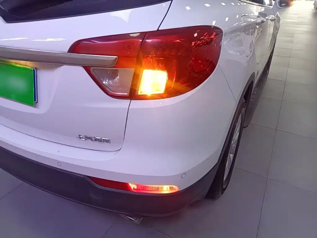 Buick Envision Plus — миниатюра 8