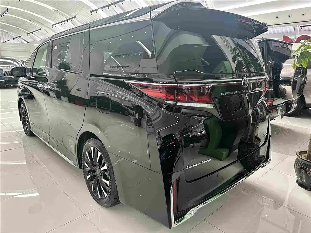 Toyota Vellfire — миниатюра 18