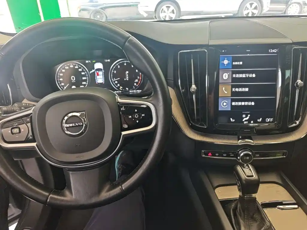 Volvo XC60 — миниатюра 10